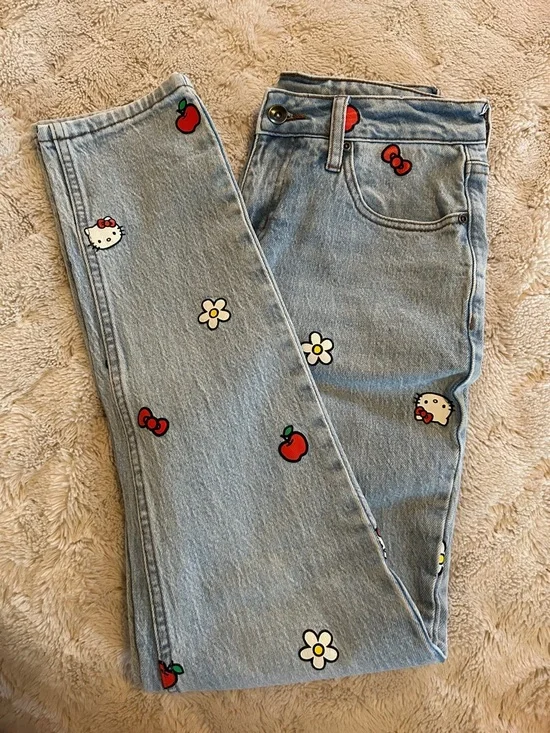 Sanrio Hello Kitty High Rise Jeans - Picture 11 of 11